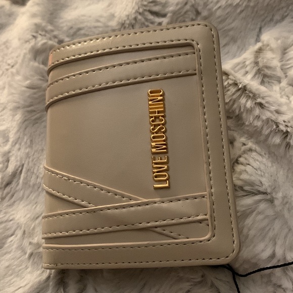Brand new LOVE MOSCHINO bifold cream wallet - Picture 11 of 12